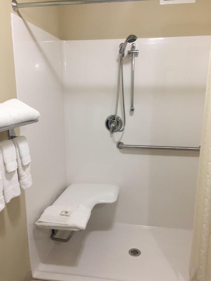 Cobblestone Inn & Suites - Bloomfield 外观 照片